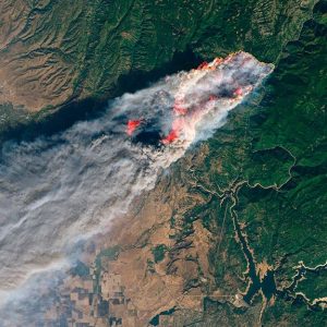 Vista da satellite del Camp Fire, l'incendo che nel 2018 ha distrutto migliaia di ettari nel nord della California