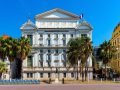 Vista della facciata anteriore del Teatro dell'Opera di Nizza